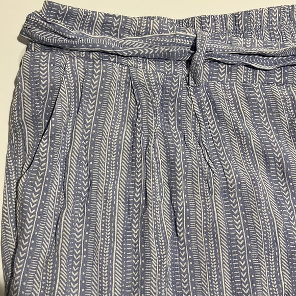 NWT Torrid 3 - light blue boho vertical stripe, gauze, wide leg, belted pants - Picture 7 of 13